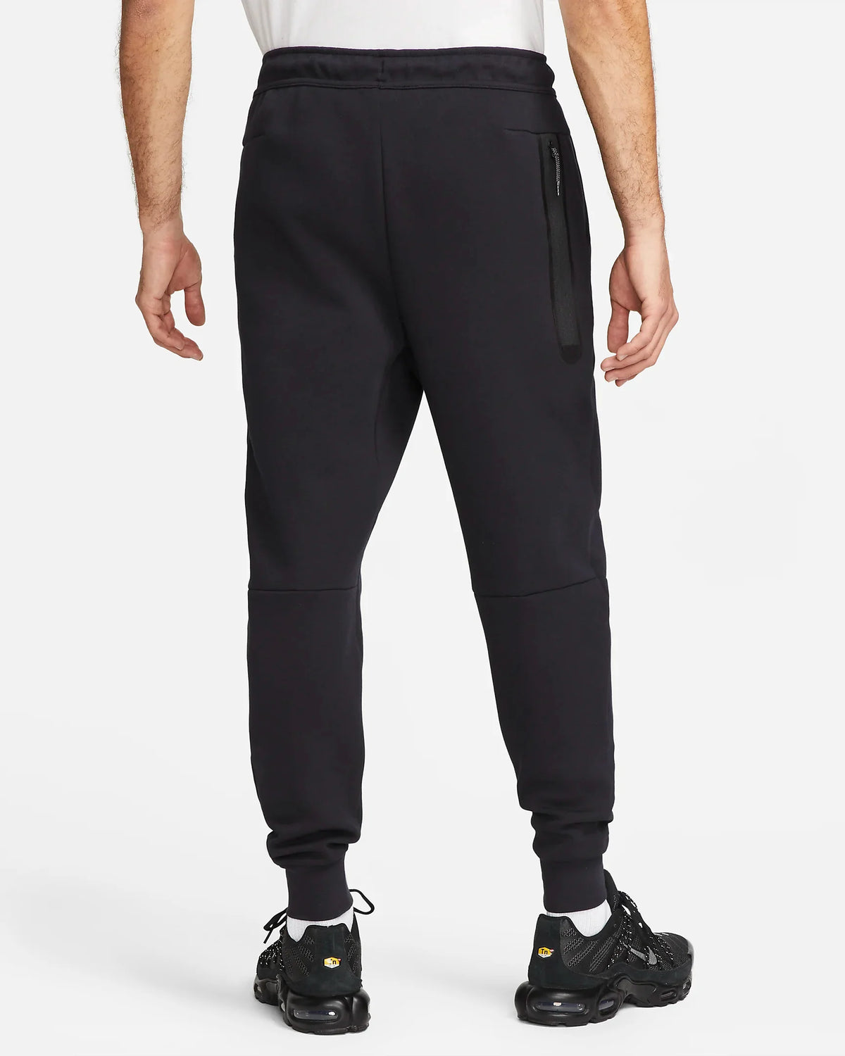Calça Chelsea Tech Fleece - Preto e Dourado