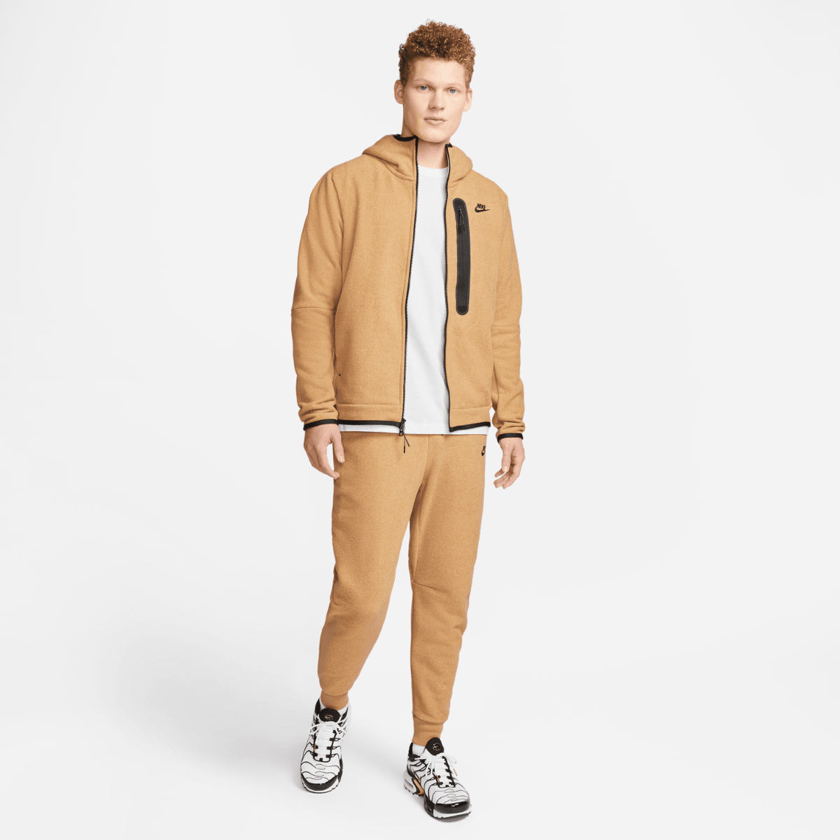 Jaqueta Nike Sportswear Tech Fleece - Bege e Preto