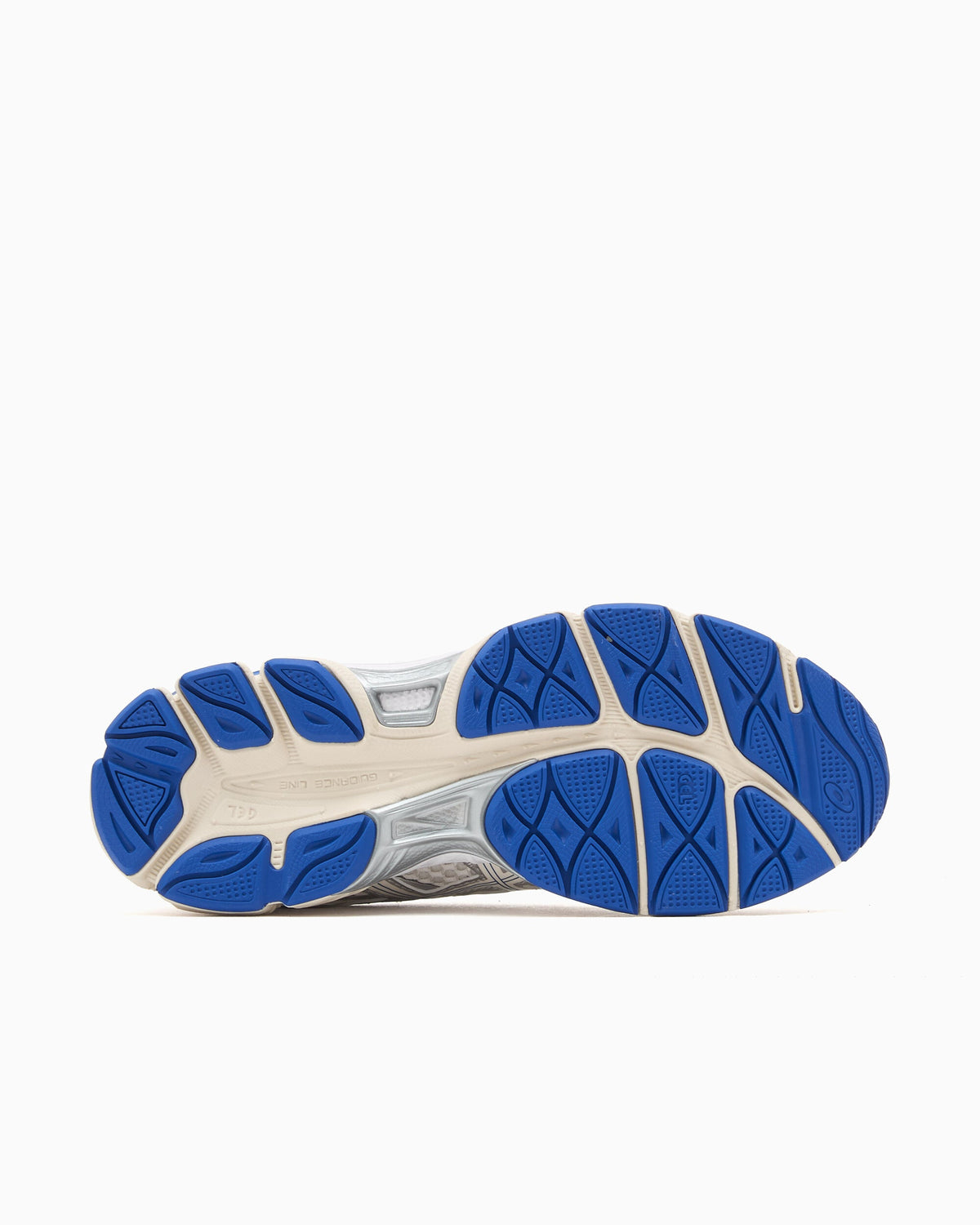 ASICS Gel-Cumulus 16 - Prateado e Branco