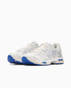 ASICS Gel-Cumulus 16 - Prateado e Branco