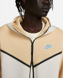 Jaqueta com capuz Nike Tech Fleece - Bege, Branco e Azul