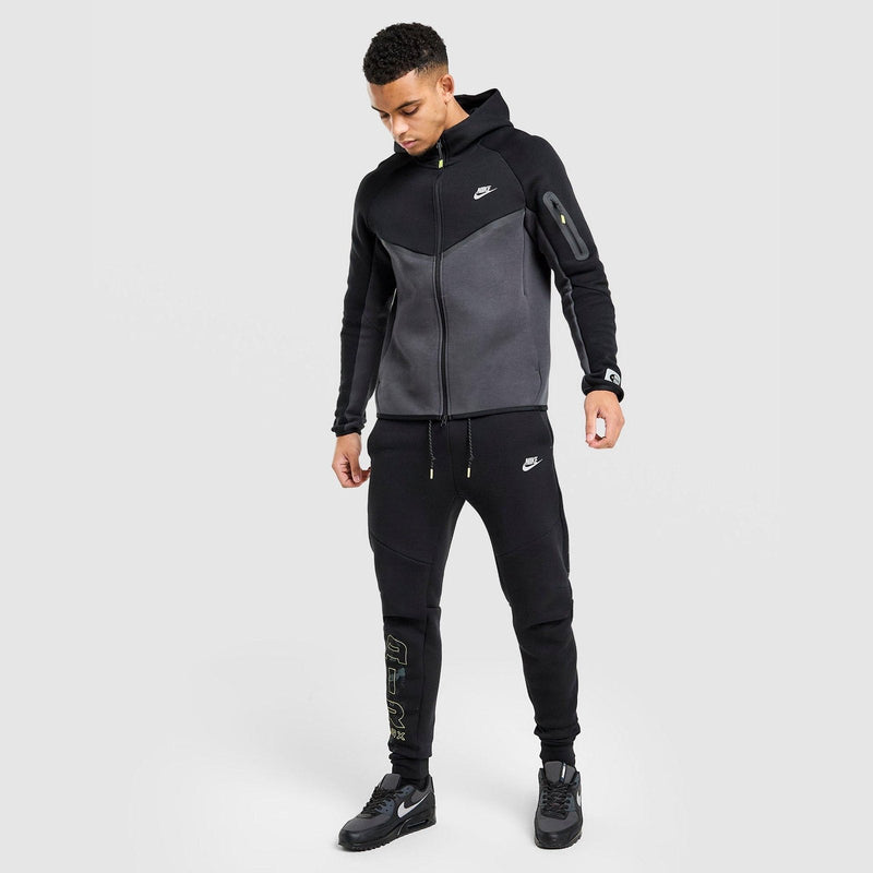 Nike Tech Fleece - Full-Zip Hoodie